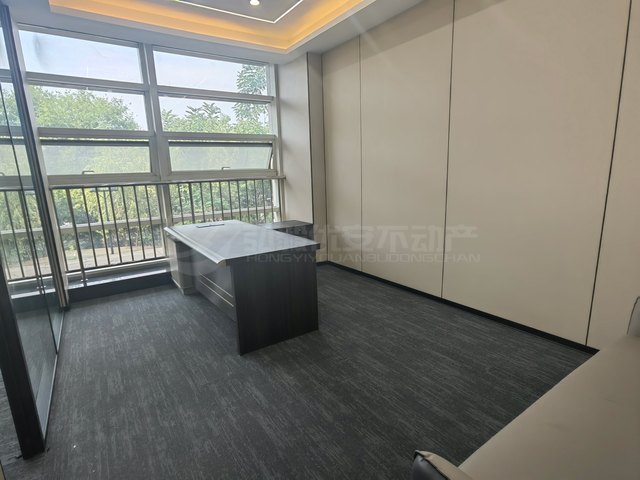 保亿隆基中心写字楼出租